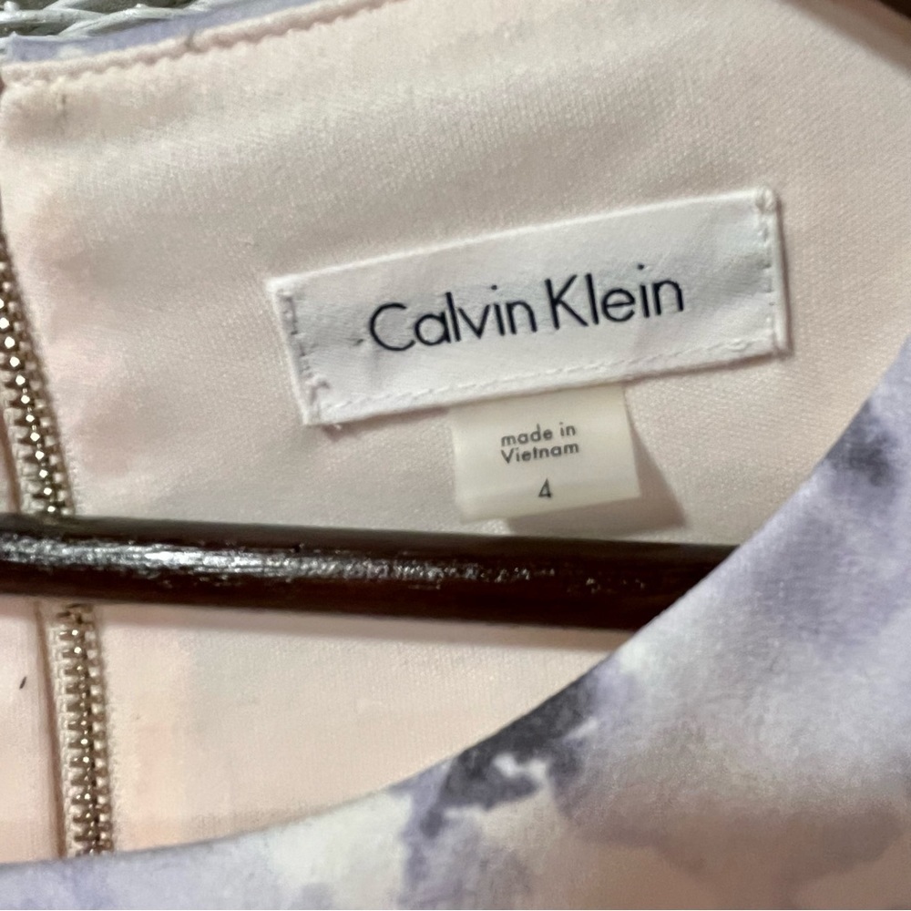 CALVIN KLEIN Sheath Dress Size‎ 4 Bell Sleeve Crepe FLORAL Pastel Knee Length - Picture 6 of 14